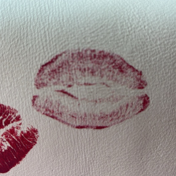 💋❤️💋 COACH COSMETIC POUCH WITH LIP PRINT 💋❤️💋 NWT 💋❤️💋 - Picture 12 of 16